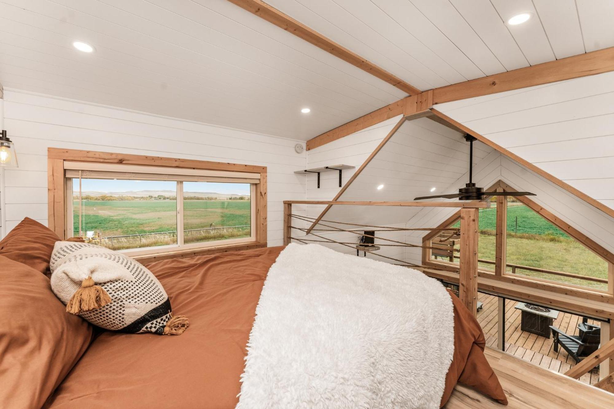 Modern Tiny Cabin, With Hot Tub In Choteau Mt Dış mekan fotoğraf