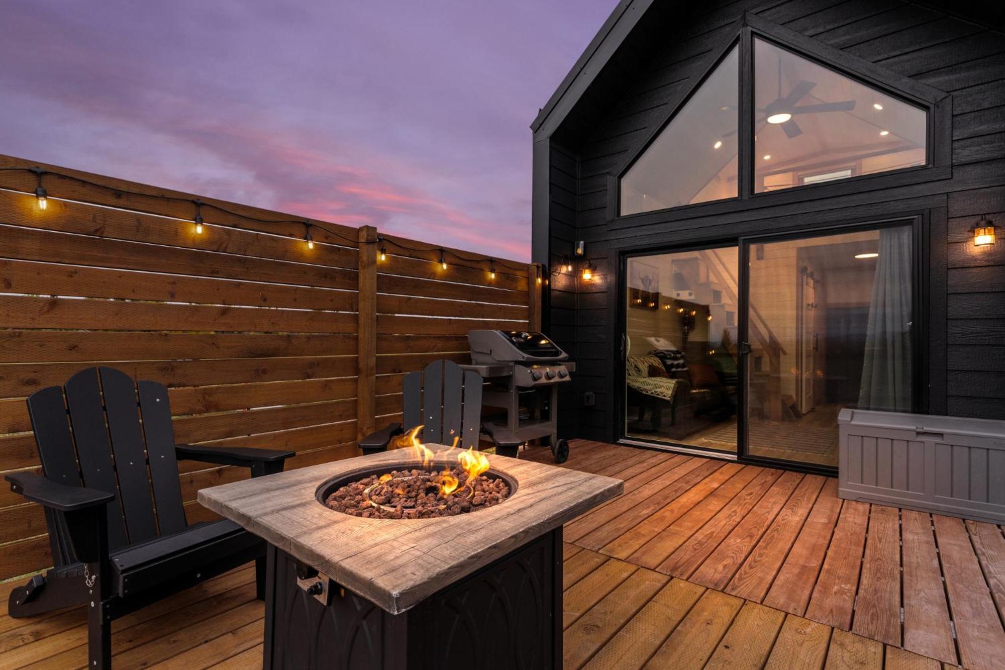 Modern Tiny Cabin, With Hot Tub In Choteau Mt Dış mekan fotoğraf