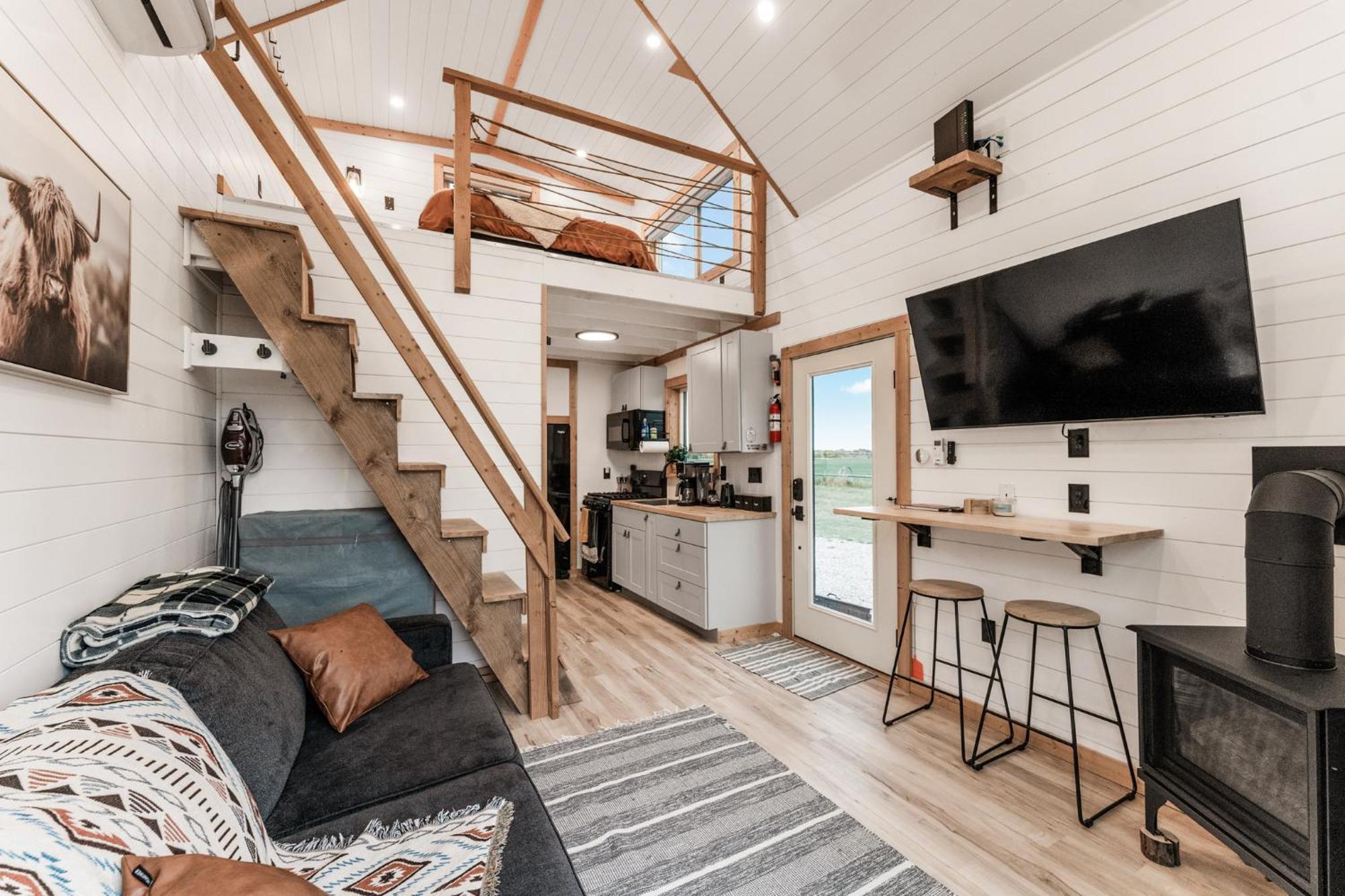 Modern Tiny Cabin, With Hot Tub In Choteau Mt Dış mekan fotoğraf